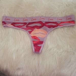 💜 New! Lavender Victoria Secret Lips thong